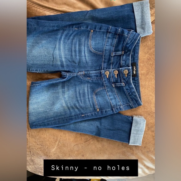 Refuge Jeans - Picture 1 of 2